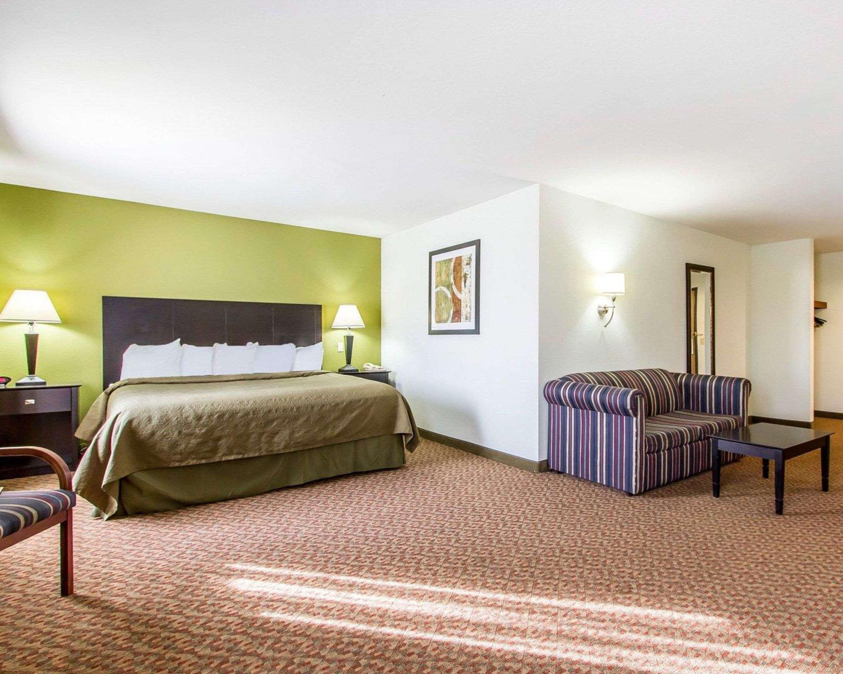 Quality Inn Pontiac Exterior photo