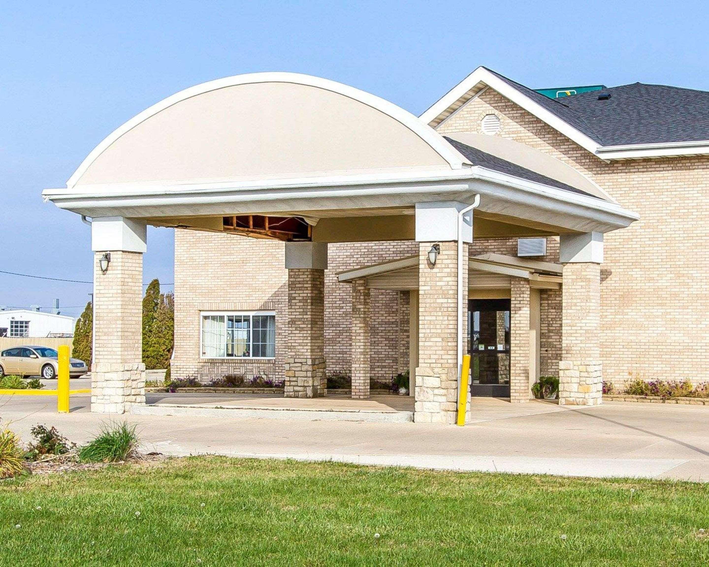 Quality Inn Pontiac Exterior photo